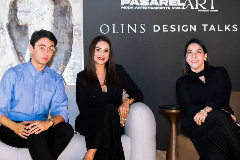 Conversatorio Olins Design Talks dentro de PasarelArt